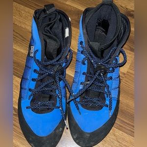 MEN'S PATAGONIA SIZE 10 SHOES CANOEING/HIKING